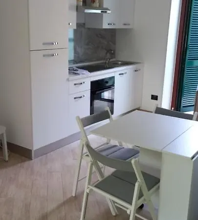 Agropoli Rooms מלון דירות 4*